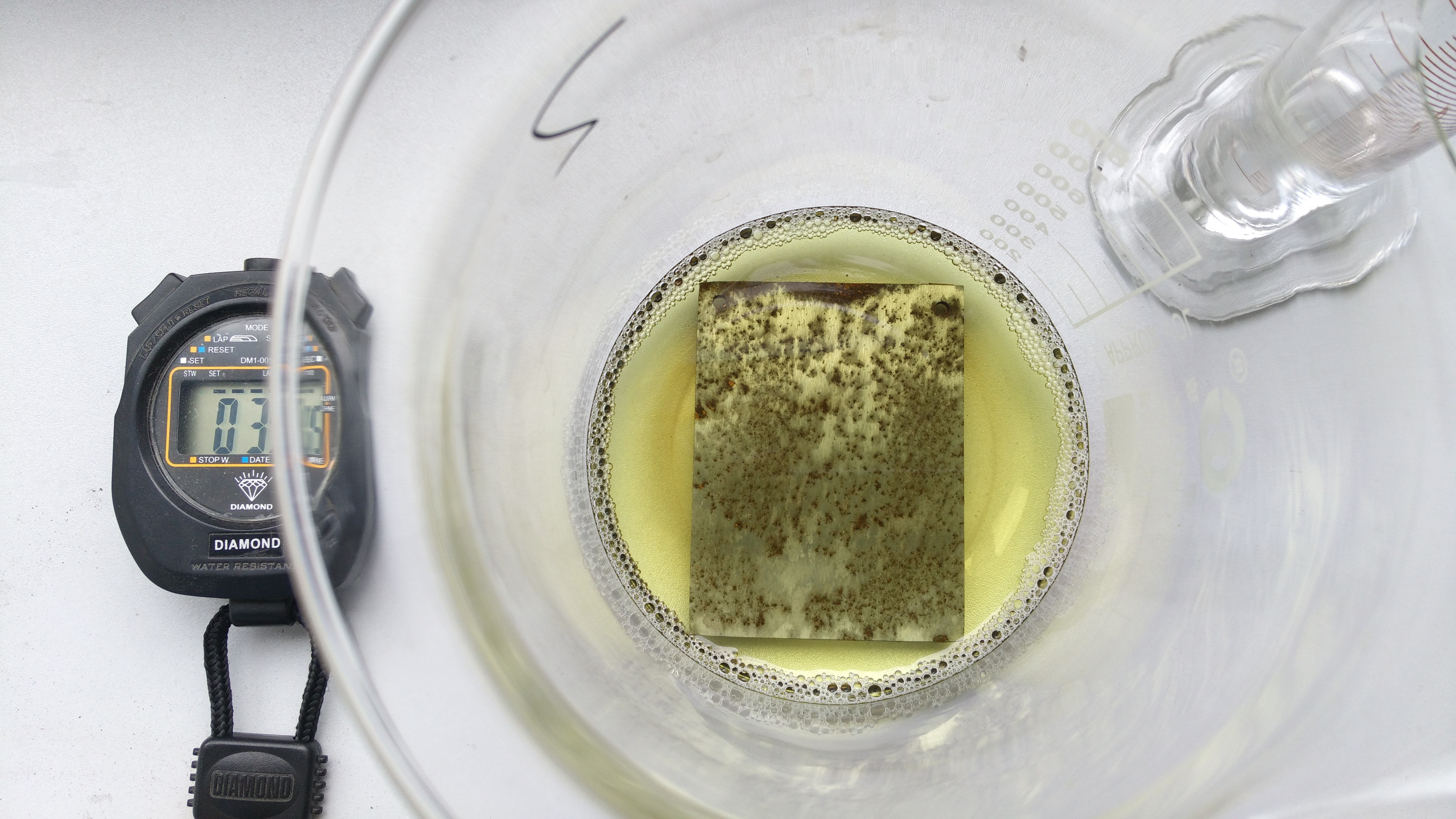 鋼片除銹中 鋼片除銹中